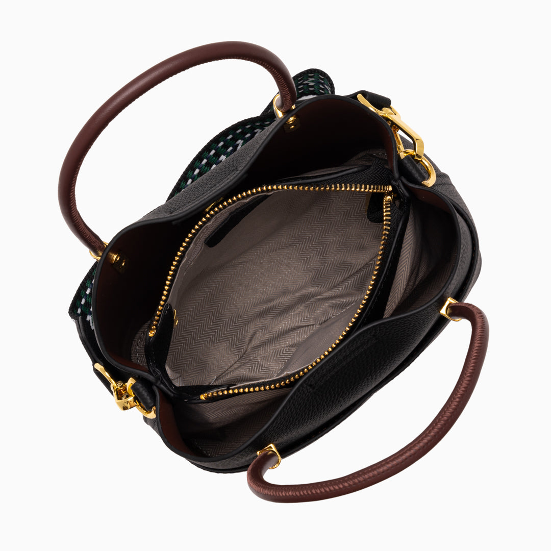 <tc>Borsa Noemi</tc>