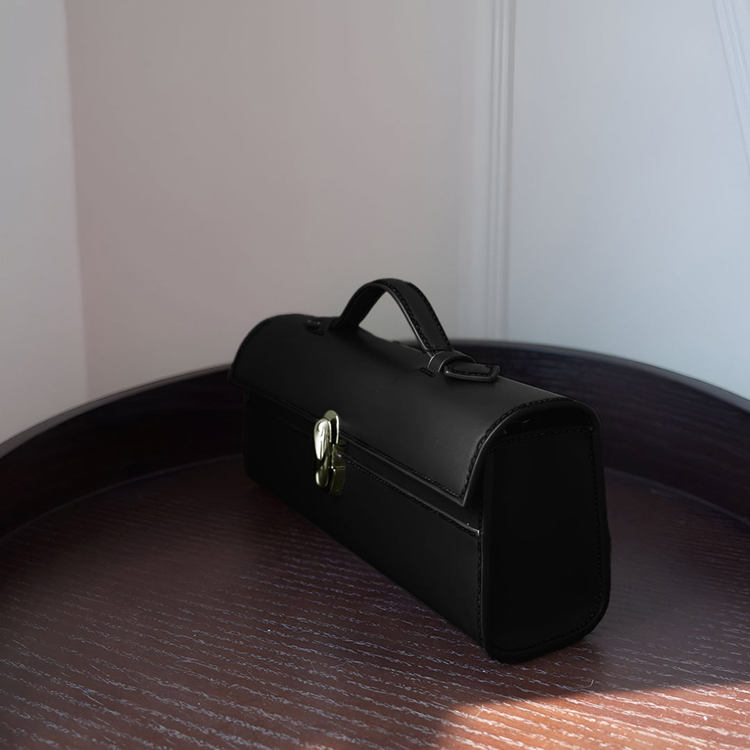 <tc>Borsa Lucia</tc>