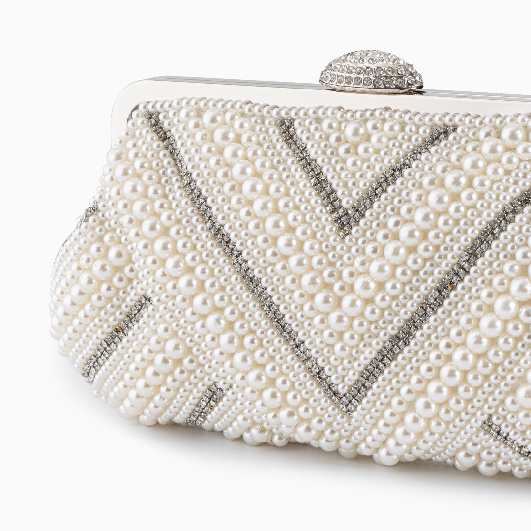 Pochette con perle incontaminate