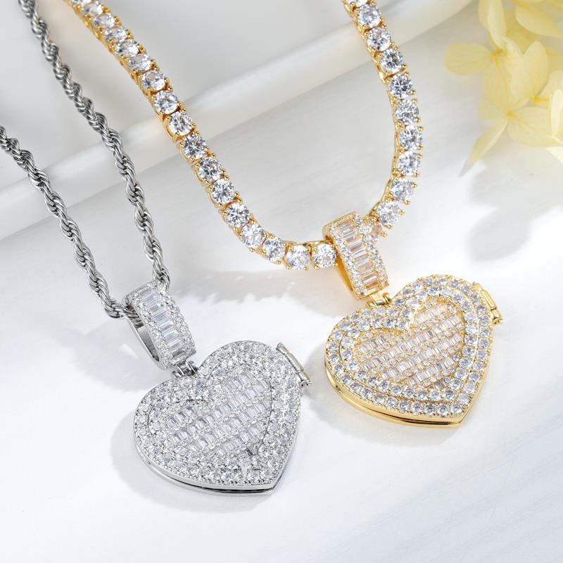 Scintillante medaglione a cuore con collana di foto personalizzate