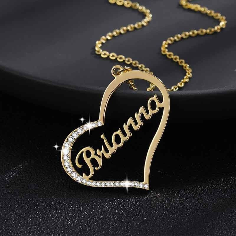 Collana con nome e cuore scintillanti