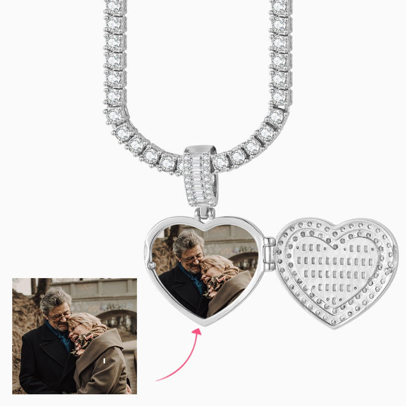 Scintillante medaglione a cuore con collana di foto personalizzate